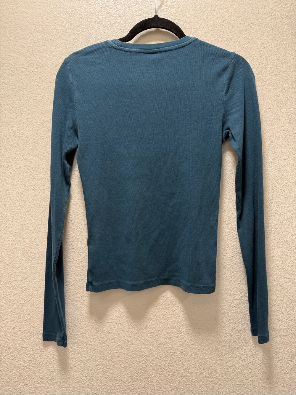 Aritzia TNA Homestretch Women's Long Sleeve Crewneck Top in Teal Blue - Picture 2 of 4